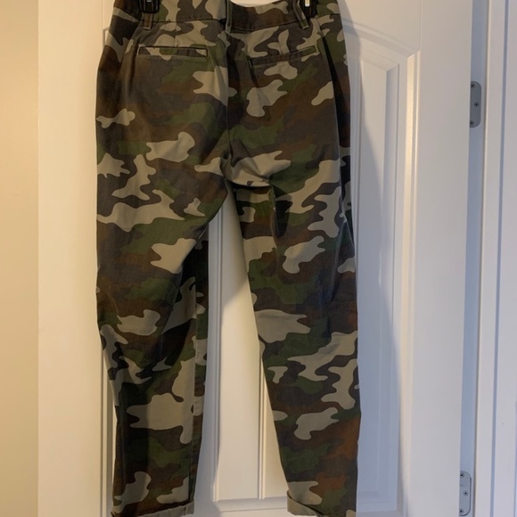 Caslon Chinos in Camo size 6 - Picture 2 of 5